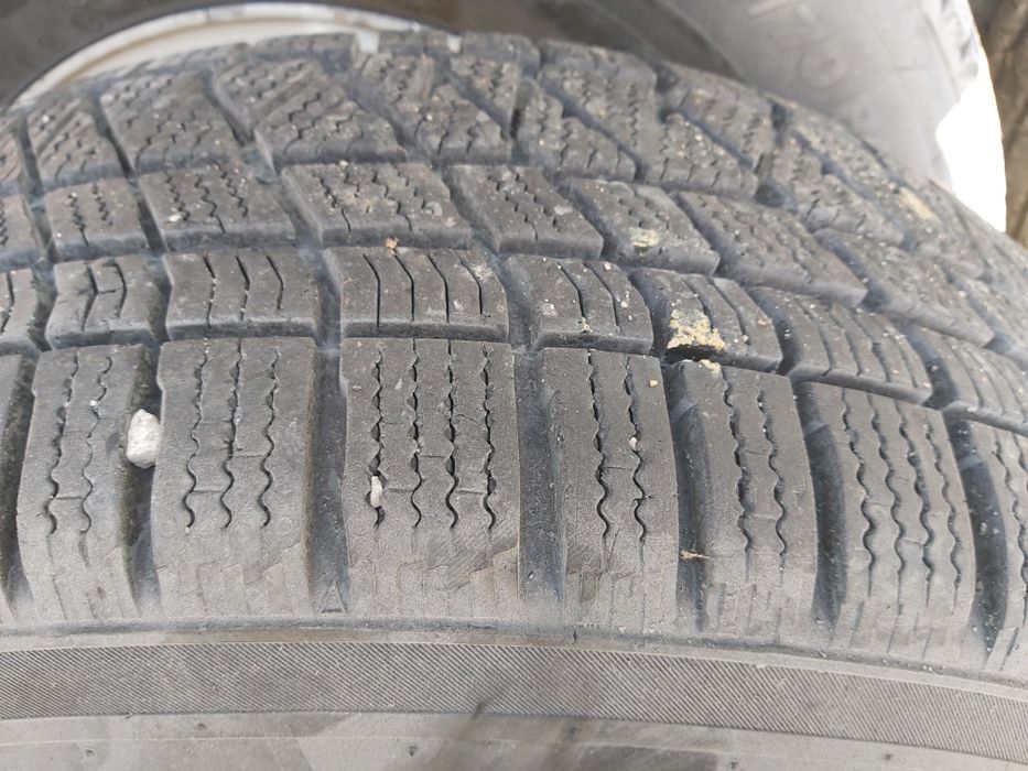 Оригинални джанти за Чероки-Гранд Чероки  16 цола със зимни гуми .