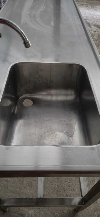 Masa din inox cu chiuveta