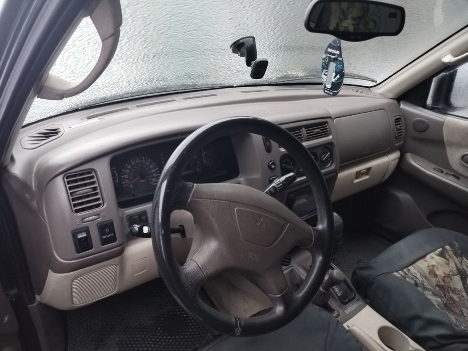 Продам Митсубиси Монтеро Спорт