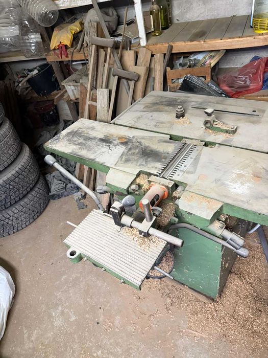 Пет операционна дърводелска машина