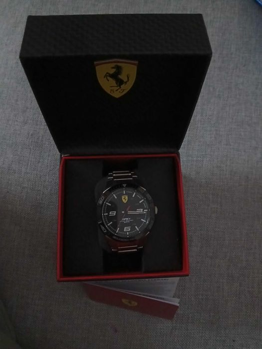 Часовник ferrari