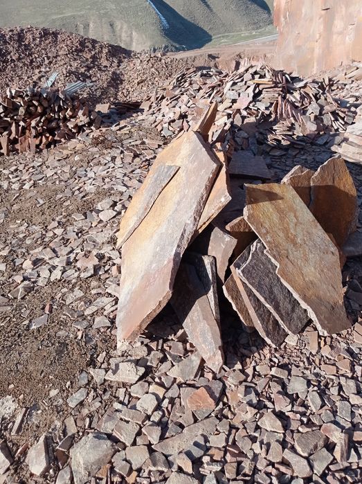 Добываем рваные камни . Из первых рук с гарантией качество и количеств
