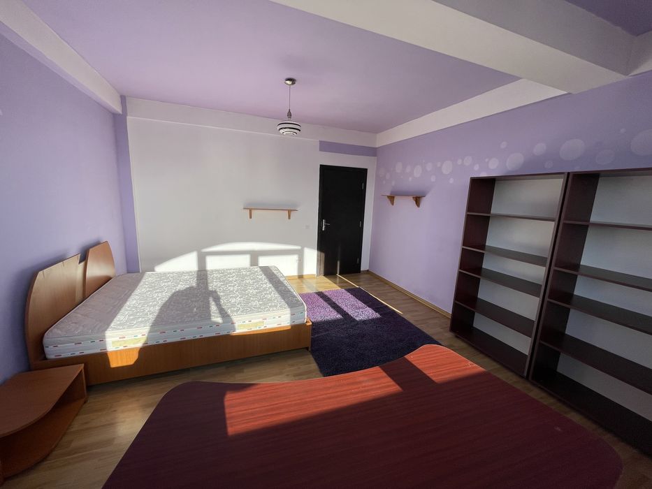 Inchiriez apartament 4 camere