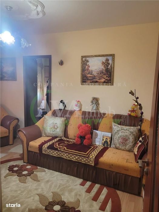 Apartament 3 camere nedecomandate, zona Cora