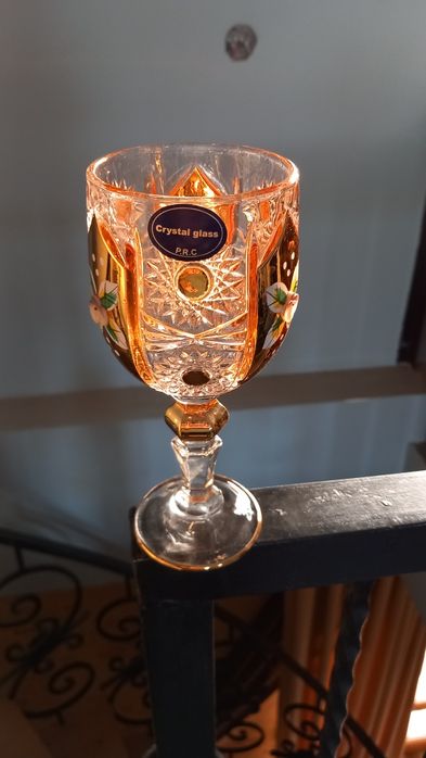 Срочно продам багемский вази с 12 бокалом договоримся