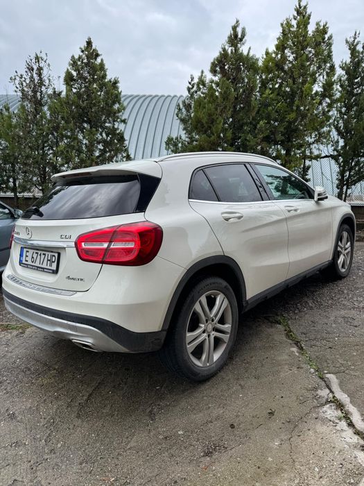 Mercedes-Benc GLA 220 D 4 Matic