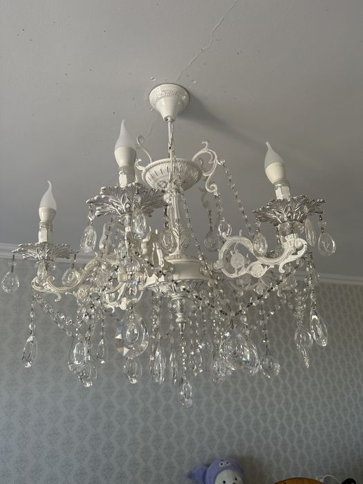 Продаются люстры