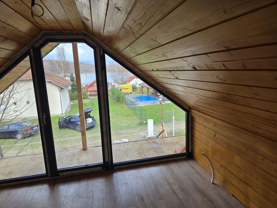 Cabana lemn lac surduc