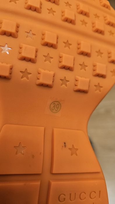 Продам кросовки Gucci