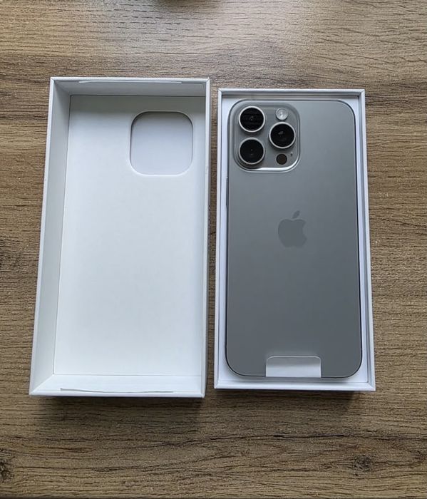 iPhone 15 pro max / 256 gb