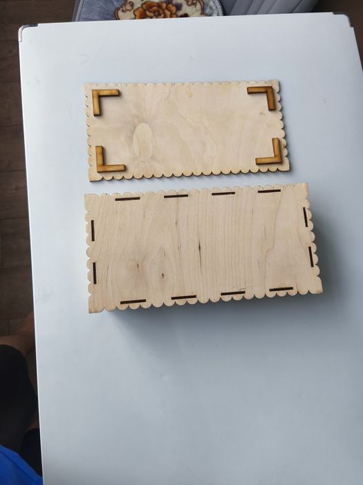 Коробка из фанеры  подарочная