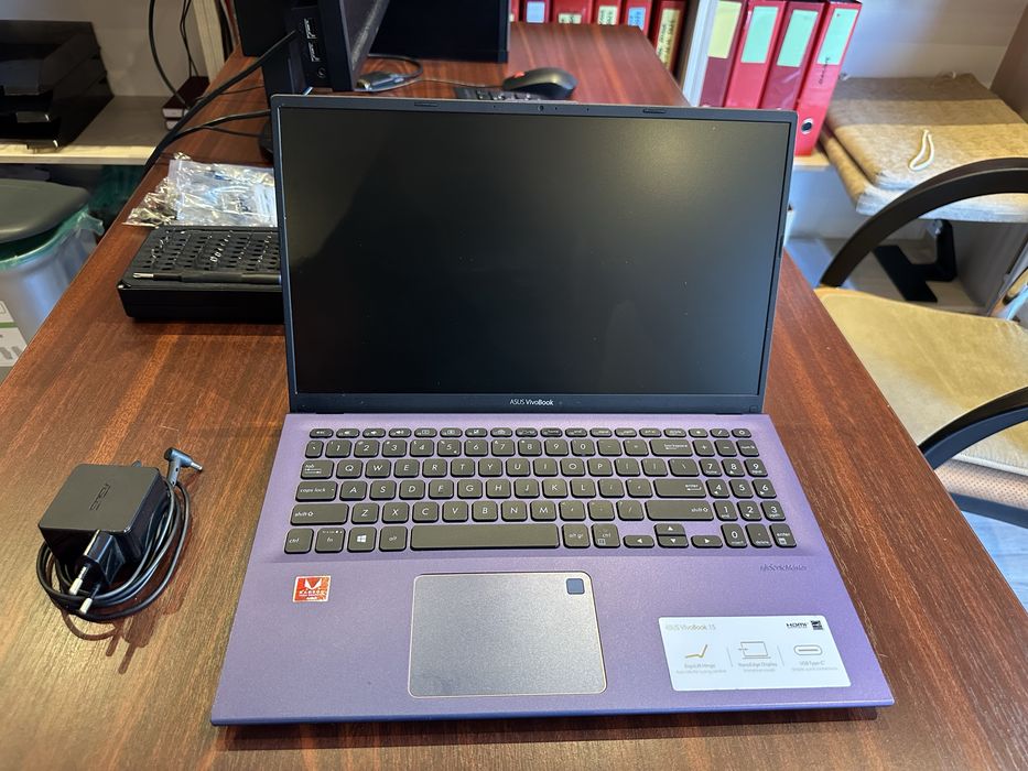 Vand Laptop Asus VivoBook