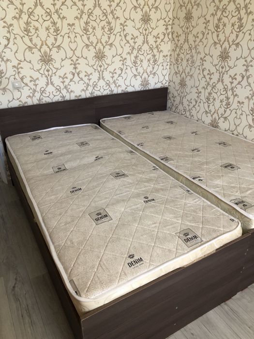 Продается кровать с хорошим матрасом.Цена 13000 тг.Торг уместен