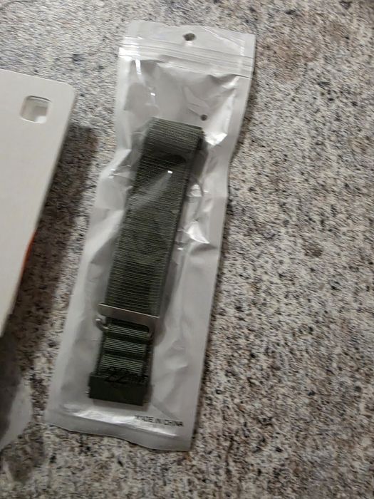 Продавам cmf watch pro