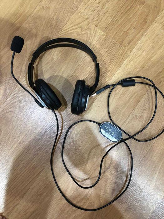 Casti Microsoft cu fir