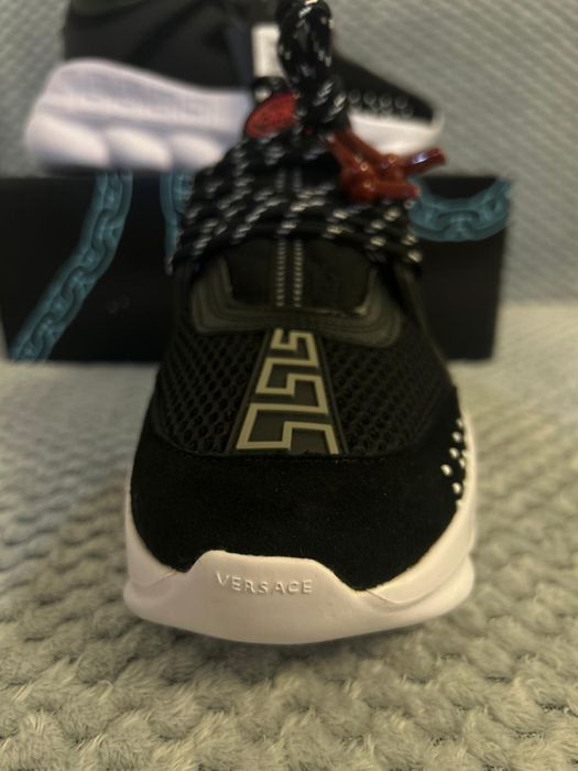 Versace chain reaction