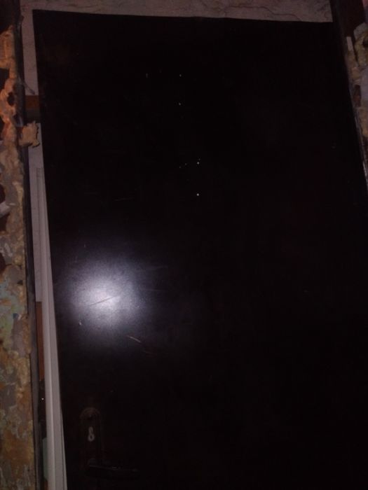 Продам дверь  металлическую   бу