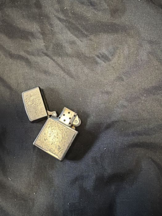 Оригинална запалка zippo ПЕРФЕКТНА!