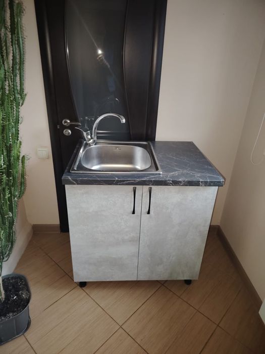 Продам кухонную тумбу мойку