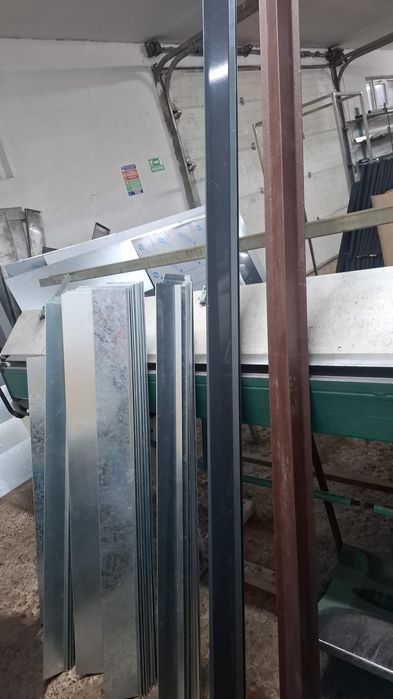 Parazapezi acoperis  9 lei m l