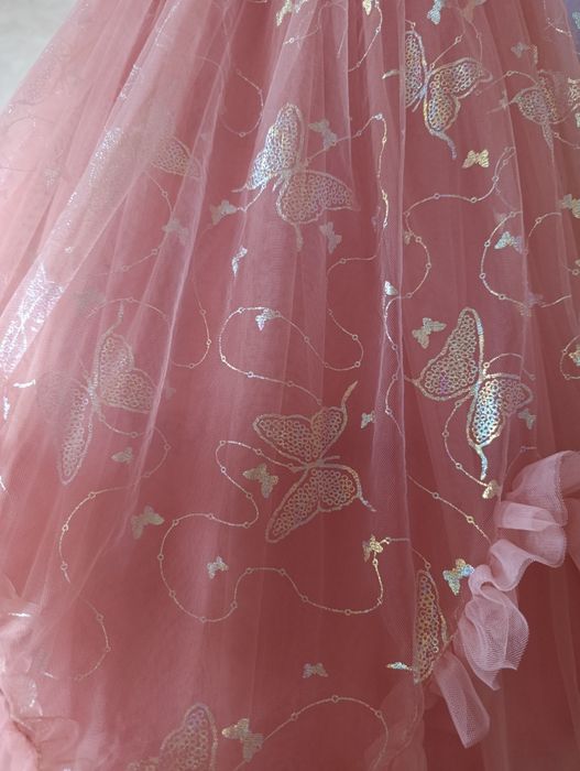 Платье нарядное на девочку