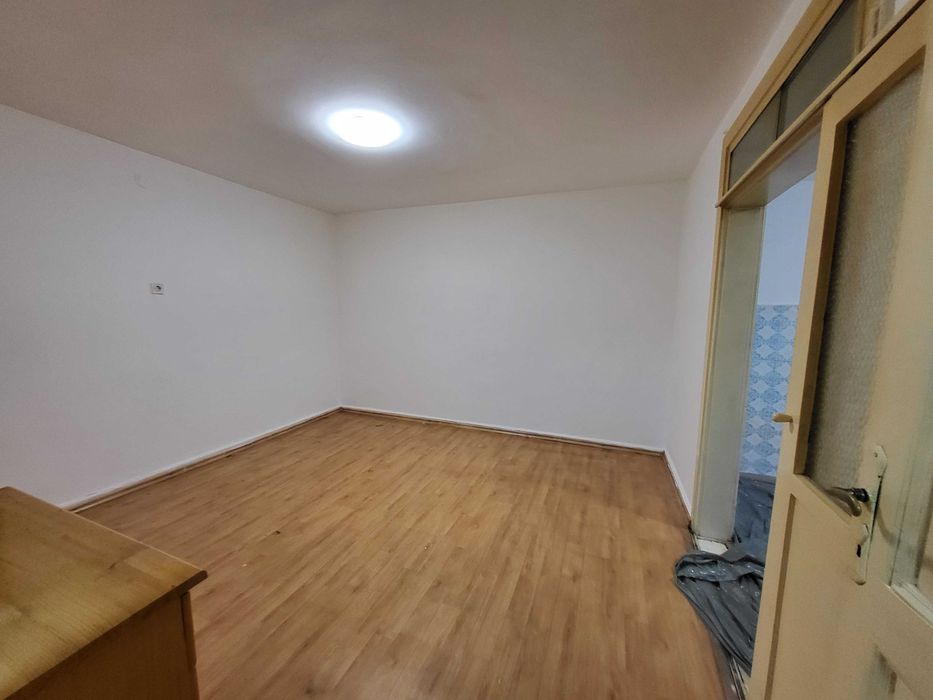 Продава къща в гр.Пещера