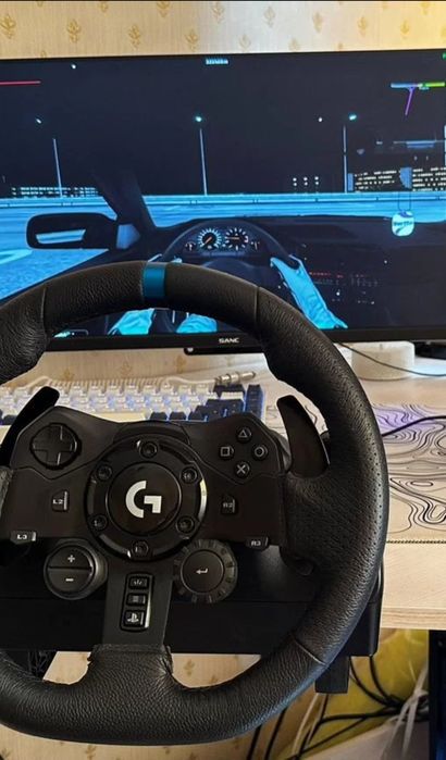 Logitech G923 с педалями