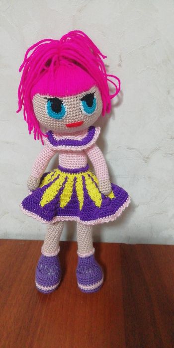 Кукла связана крючком