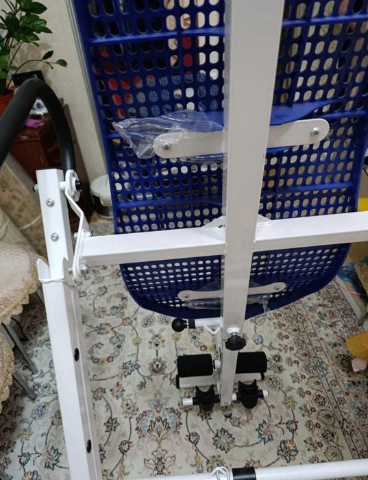 Инверсионный  стол станция метро Москва