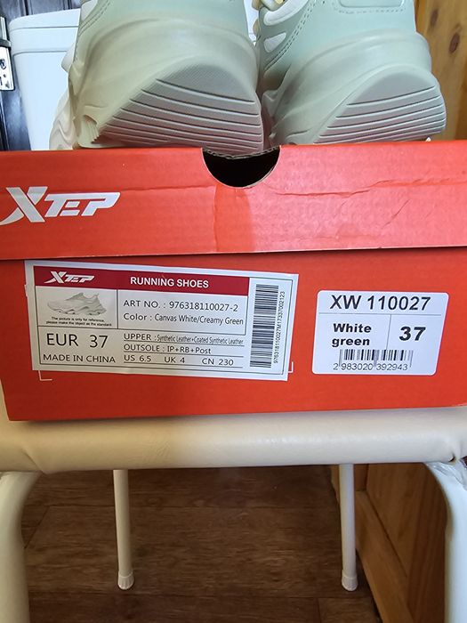 Новые кроссовки Xtep 37р.