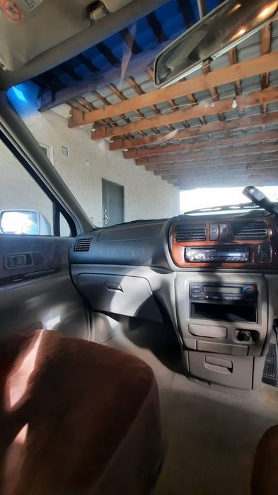 Nissan Renesa 1998 жылғы