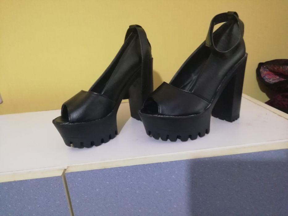 Босоножки на тр.