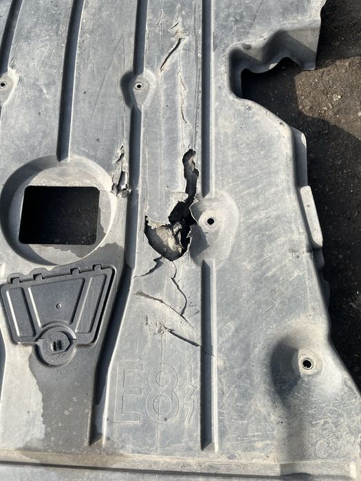Кори под двигател бмв е87 ( kori pod dvigatel bmw e87 )