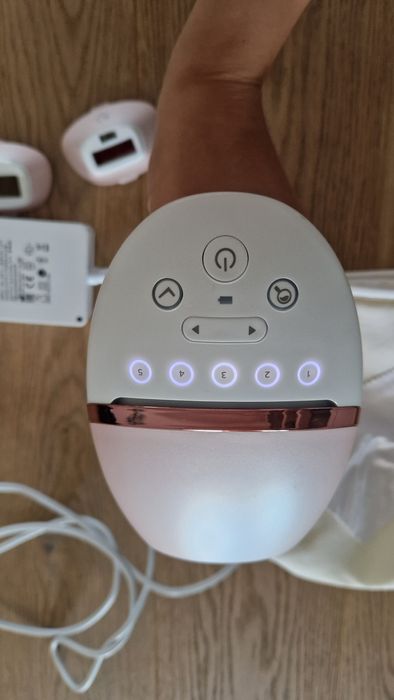 Epilator IPL Philips Lumea Seria 8000 Prestige BRI950/00