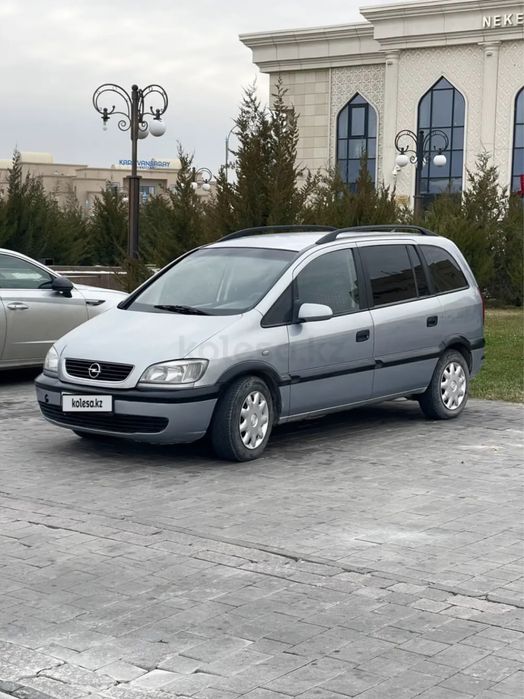 Opel Zafira, 2002 года