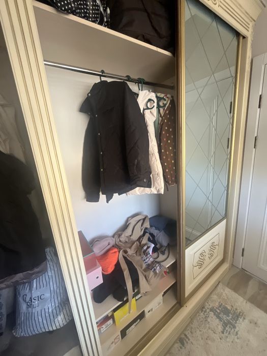 Прихожий шкаф с зеркалом