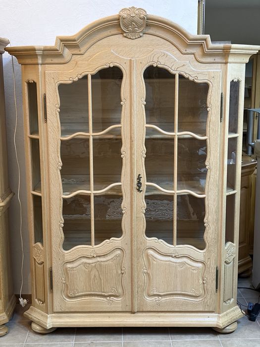 Vitrina din stejar masiv