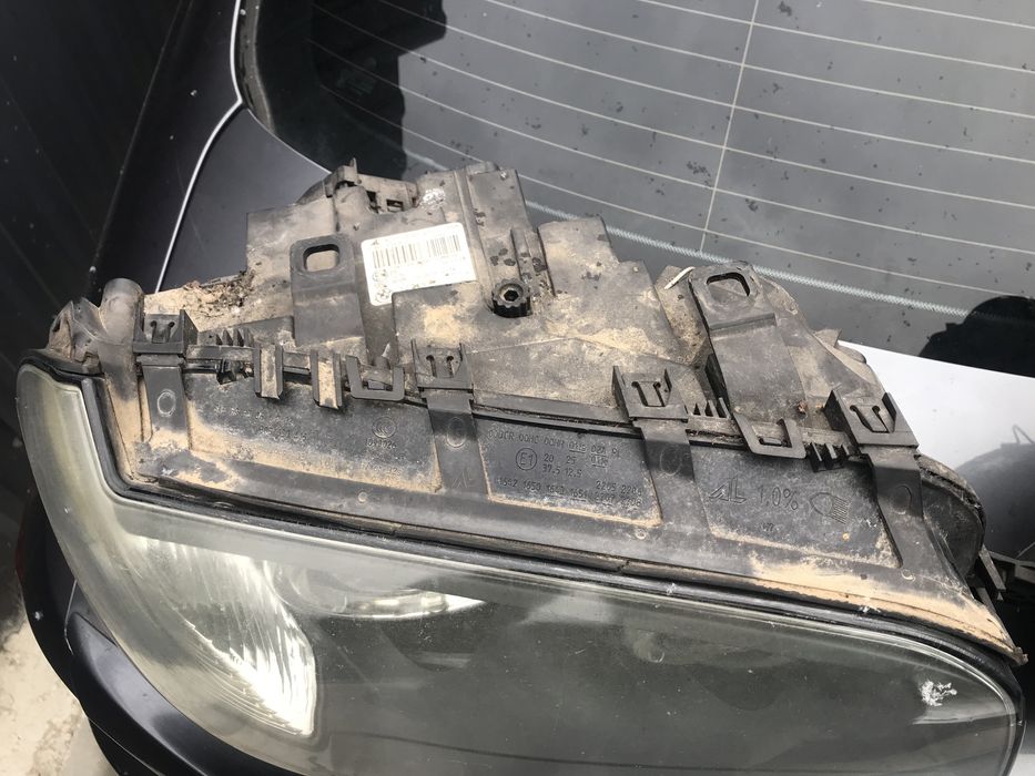 Far stanga dreapta Faruri Bmw X3 E83 Lci Xenon 2007-2010