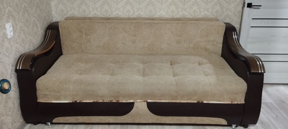 Срочно продаю диван