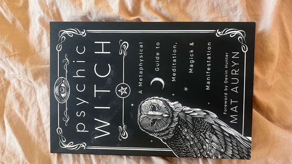 Книга Psychic Witch