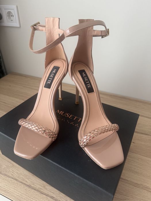 Сандали на висок ток Musette 38 номер