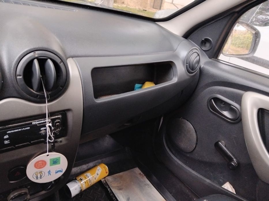 Autoutilitara Dacia