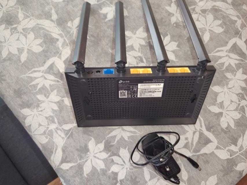 Продавам 2 рутера TP Link