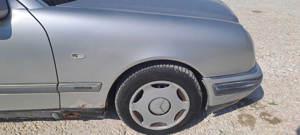 Mercedes-Benz E 200 88к.с