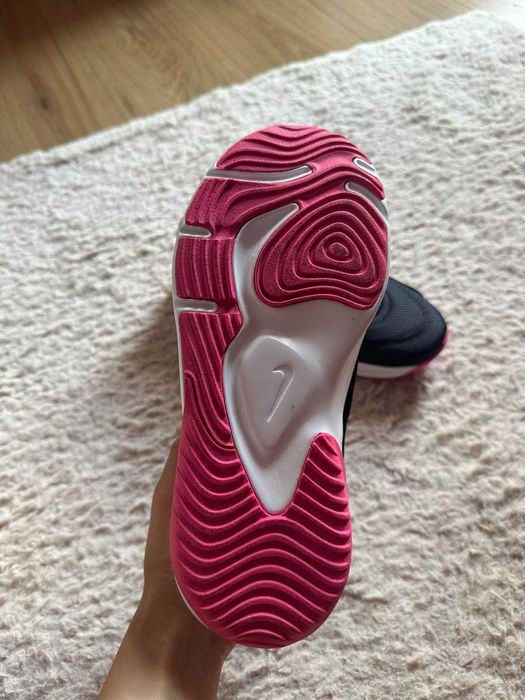 Дамски маратонки, Nike!