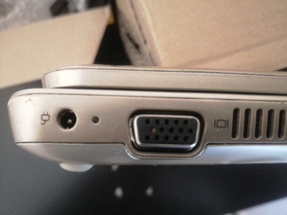 Нетбук HP Mini Vivienne Tam edition