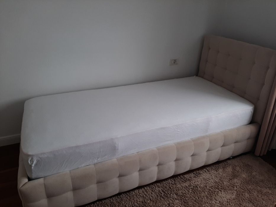 Vand pătuț cu tot cu saltea