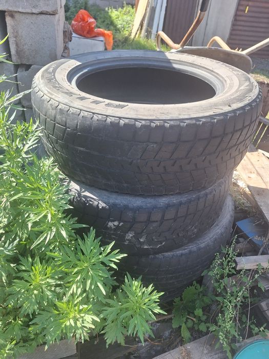 Продам шины комплект на 17