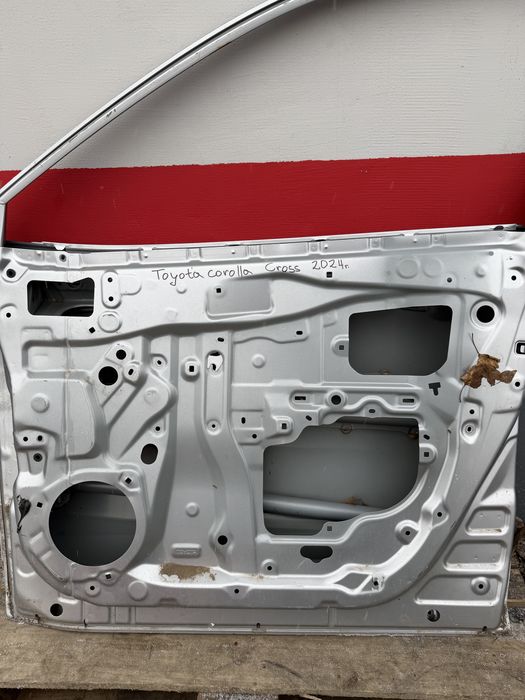Предна дясна врата Toyota Corolla Cross 2024