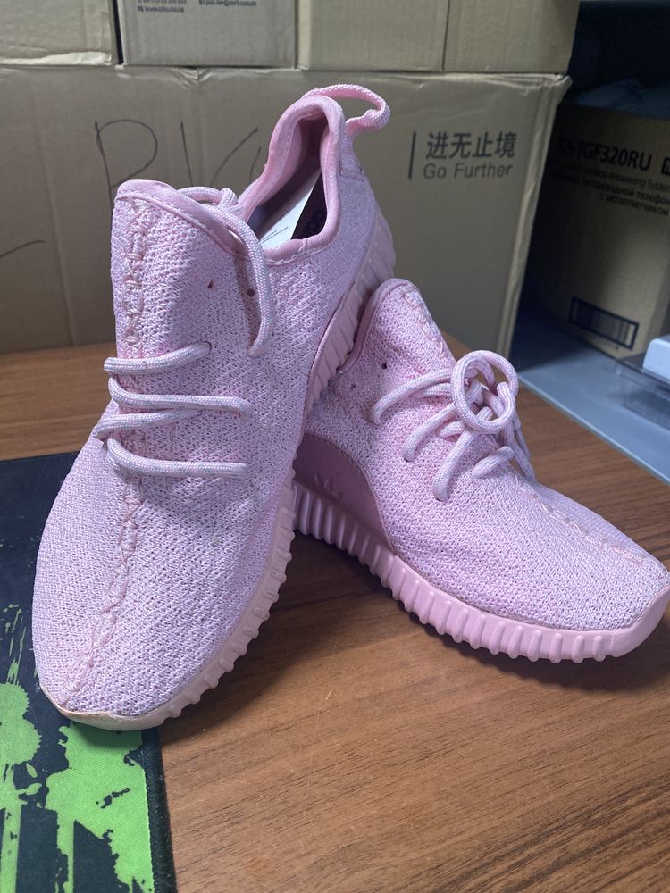 Adidas Yeezy boost 350 concept pink 19 000 .